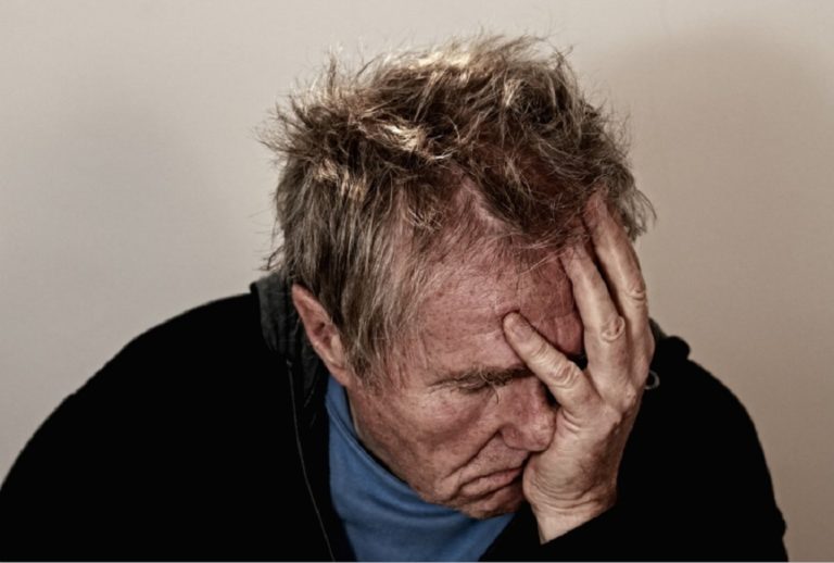 Έρευνα: Πιο επιβλαβής ο θυμός από τη θλίψη για τους ηλικιωμένους