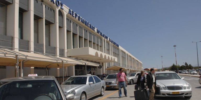 Ηράκλειο: Επιχείρησαν να ταξιδέψουν με πλαστά διαβατήρια