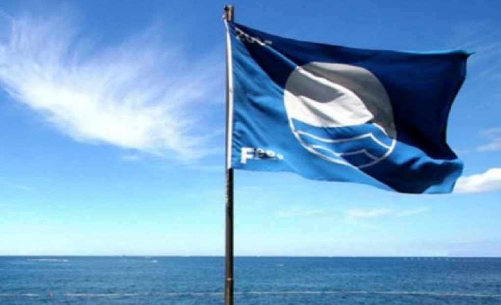Δήμος Πηνειού: Μετέφεραν τη Γαλάζια Σημαία οι ναυαγοσώστες