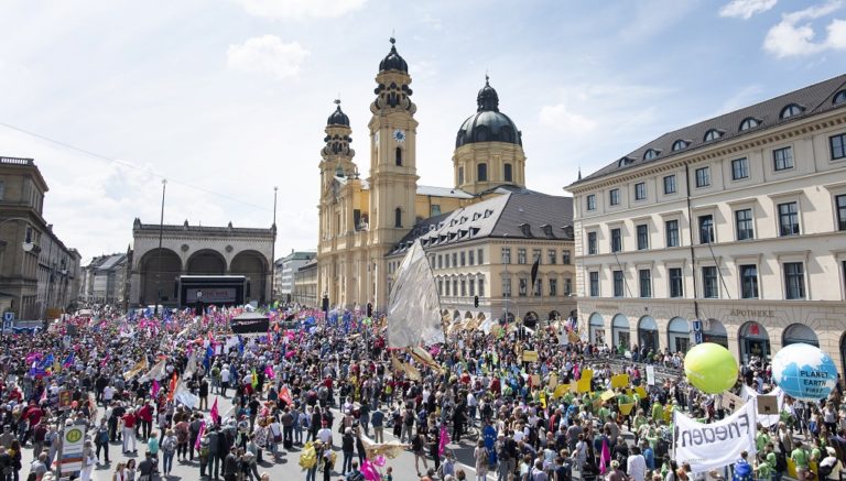 Διαδηλώσεις κατά του εθνικισμού στην Γερμανία (video)