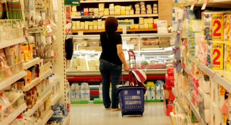 Από την Δευτέρα σε ισχύ ο μειωμένος ΦΠΑ