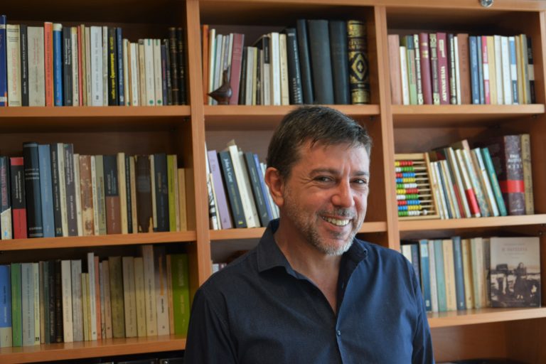 «Ο μικρός πρίγκιπας και το ρόδο του» – Συνέντευξη με τον σκηνοθέτη Θοδωρή Τσαπακίδη