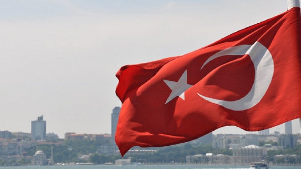 Ο υποψήφιος της Δημοκρατικής Αριστεράς για τον δήμο της Κωνσταντινούπολης αποσύρεται από την κούρσα