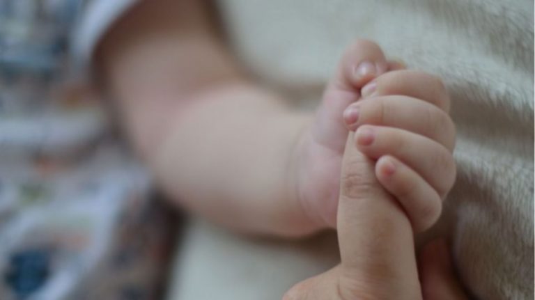 Χανιά: Συγκινητική η ανταπόκριση στο κάλεσμα της Μητρόπολης για να χειρουργηθεί 8μηνο βρέφος
