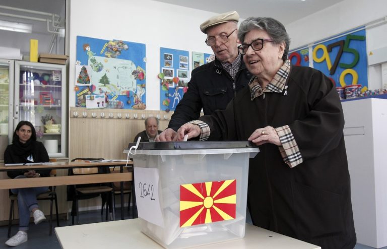 Σήμερα ο κρίσιμος β΄ γύρος των προεδρικών εκλογών στη Β. Μακεδονία (video)