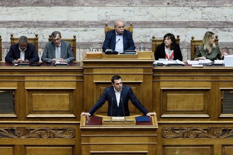 Βουλή: Στην τελική ευθεία για την ψήφιση του ν/σ για τις 120 δόσεις- Ομιλίες πολιτικών αρχηγών