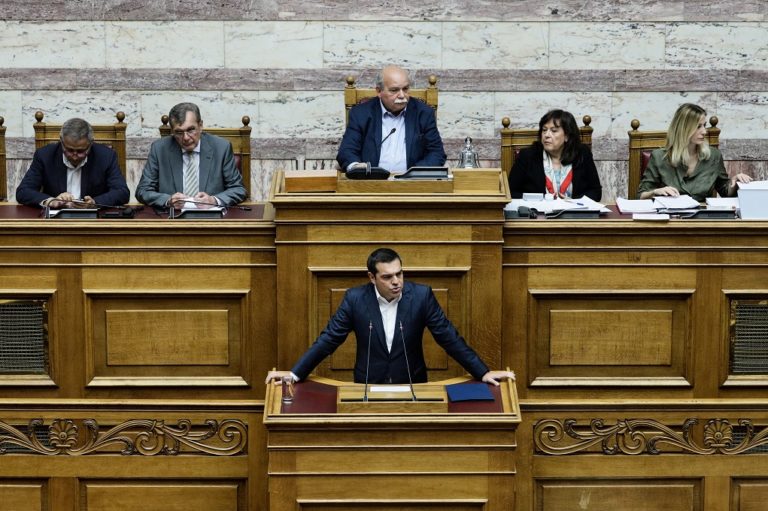 Βουλή: Στην τελική ευθεία για την ψήφιση του ν/σ για τις 120 δόσεις- Ομιλίες πολιτικών αρχηγών