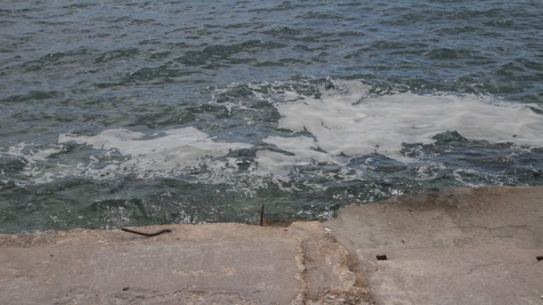 Για θαλάσσια ρύπανση καταγγέλλει την ΑΓΕΤ η Επιτροπή Αγώνα Πολιτών
