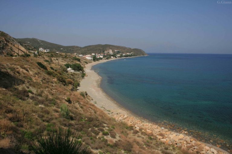 Εθελοντικός καθαρισμός στις παραλίες του οικισμού Φάρος Ικαρίας, Κυριακή 30 Ιουνίου