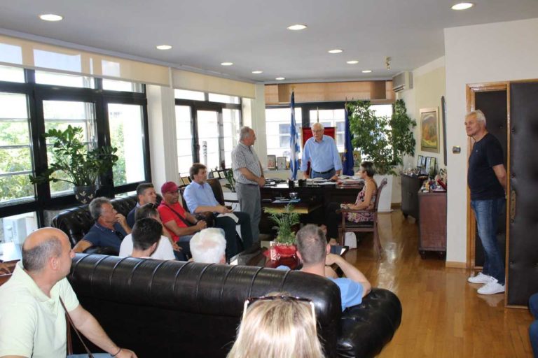 Στο Δημαρχείο οι υπεύθυνοι για το Πρωτάθλημα Ποδοσφαίρου Εκπαιδευτικών