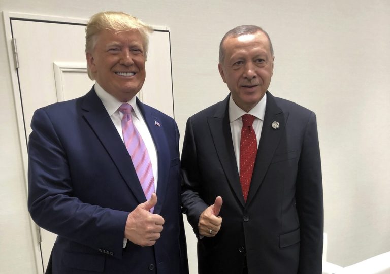 Τραμπ- Ερντογάν: Κεκλεισμένων των θυρών η “κρίσιμη” συνάντηση