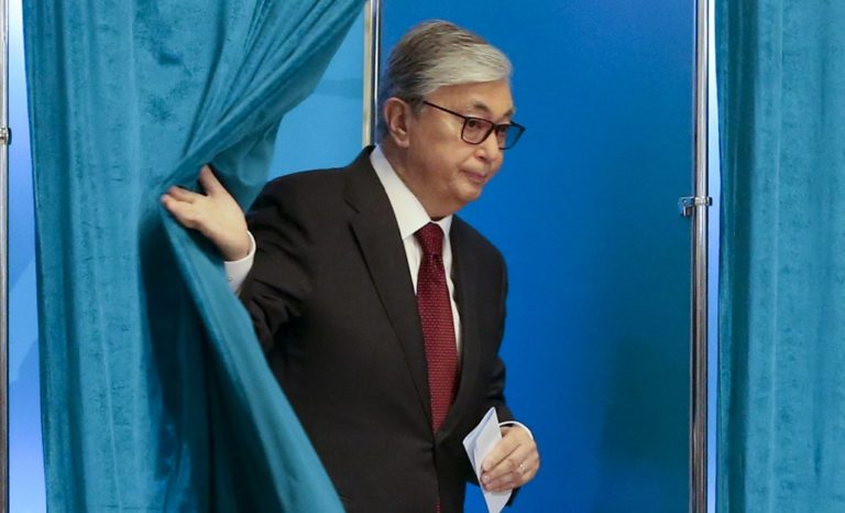 Νίκη με 70,8% του προσωρινού προέδρου Τοκάγεφ στο Καζακστάν