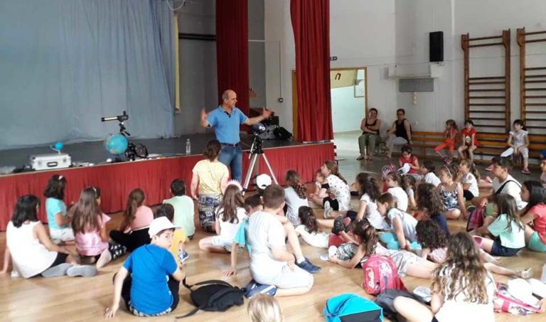 Οι μικροί κατασκηνωτές “ταξίδεψαν” στο διάστημα
