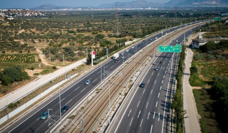 Σπίρτζης: Μονομερής ενέργεια με πολιτική σκοπιμότητα η αύξηση των διοδίων-Τι λέει η Αττική Οδός