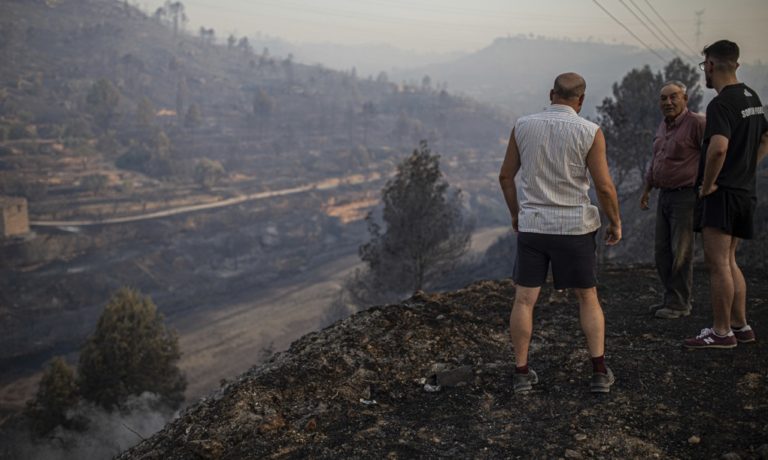 Εκτός ελέγχου μαίνεται η πυρκαγιά στην Καταλονία