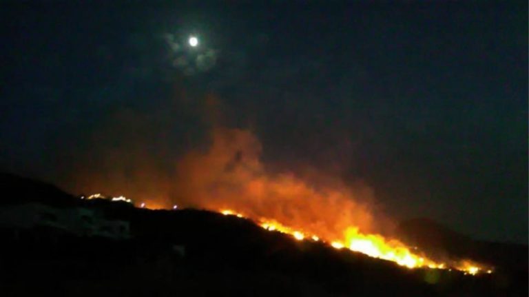 Χανιά: Φωτιά σε γεωργικά υπολείμματα στην Κάνδανο