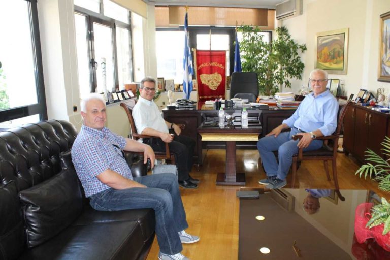 Στο δημαρχείο Λαρισαίων ο γ.γ. Αθλητισμού Ι. Συναδινός