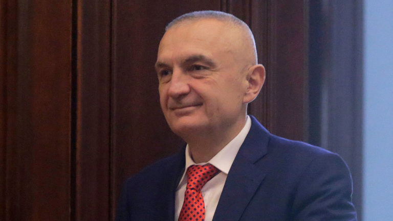 Αλβανία: Υπερψηφίστηκε η πρόταση μομφής εναντίον του προέδρου της Δημοκρατίας Ιλίρ Μέτα (video)