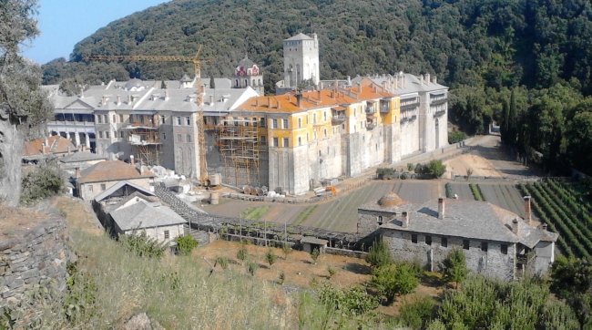 Σε εξέλιξη μεγάλη αστυνομική επιχείρηση για τον εντοπισμό του δράστη που έκλεψε τάματα από την Ι.Μ. Ιβήρων