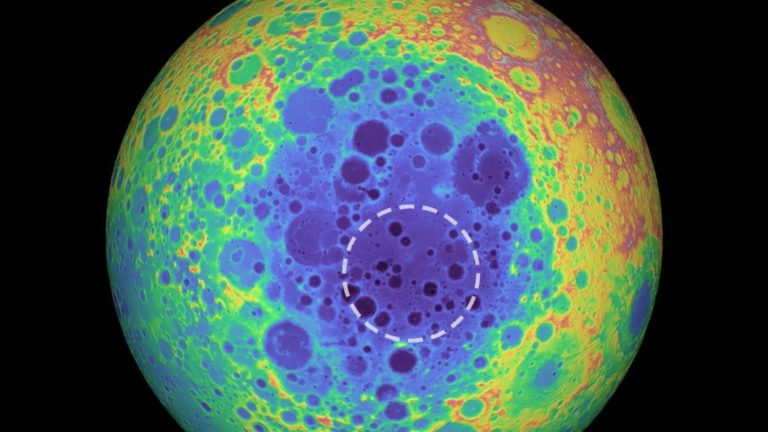 Μια τεράστια μεταλλική μάζα εντοπίστηκε στη σκοτεινή πλευρά της Σελήνης