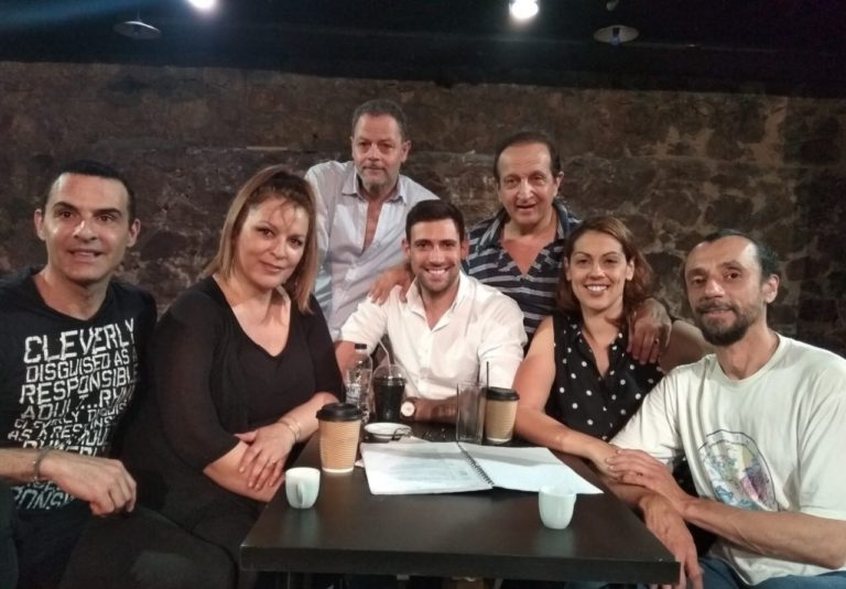 «Ανεβαίνοντας τη σκάλα» στο θέατρο Χυτήριο
