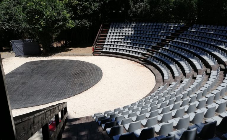 Πρόγραμμα εκδηλώσεων του ανακαινισμένου θεάτρου στο Μον Ρεπό
