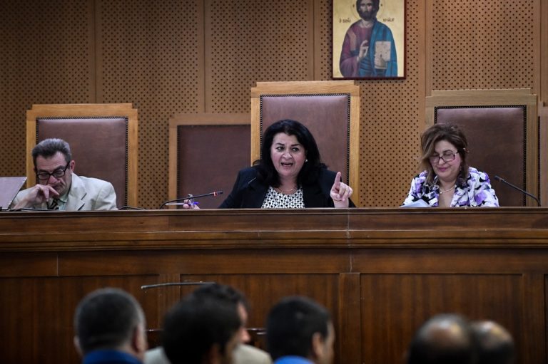 Δίκη Χρυσής Αυγής: Σε αντιφάσεις έπεσαν οι δύο κατηγορούμενοι  (video)