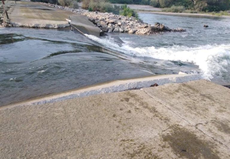 Σε μπλόκα οι αγρότες στον Έβρο – Ζητούν λύση για τη διαχείριση των υδάτων του ποταμού Άρδα
