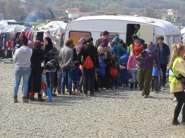 ΣΥΡΙΖΑ Κορινθίας : “Στεκόμαστε αλληλέγγυοι στους πρόσφυγες, δεν κάνουμε εκπτώσεις ανθρωπιάς”