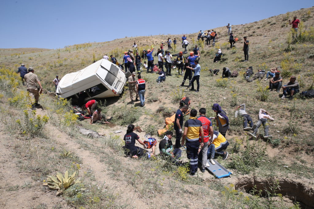 Τουρκία: Δεκάδες νεκροί σε τροχαίο με minibus που μετέφερε μετανάστες