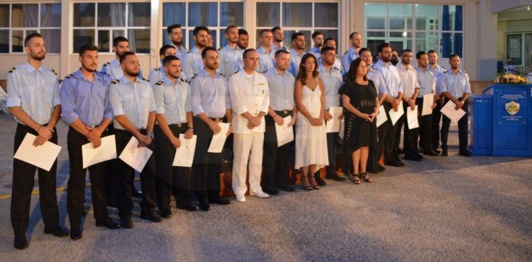Έτοιμοι για μπάρκο οι μηχανικοί της ΑΕΝ Χίου- τιμήθηκε ο καπετάν Παναγιώτης Τσάκος