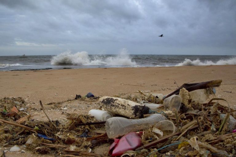 Χαβάη: 40 τόνοι πλαστικού αφαιρέθηκαν από τον Ειρηνικό ωκεανό