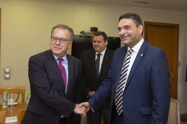 Κοινή πρωτοβουλία με την Κύπρο για τις επιστροφές μεταναστών