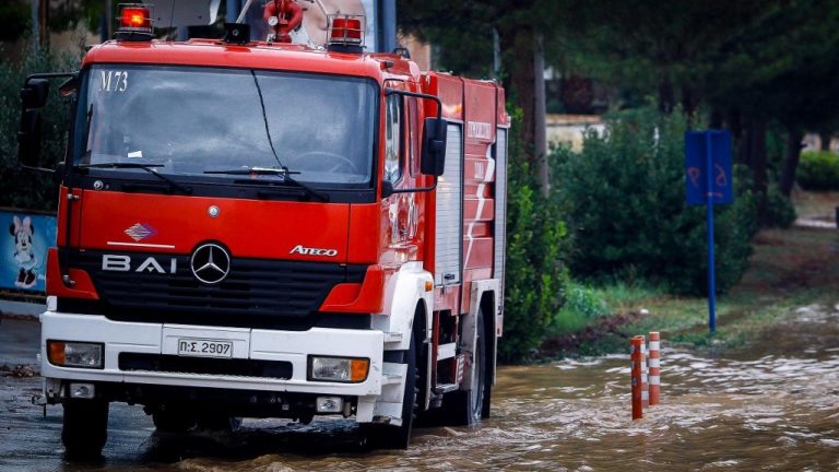 Σοβαρά προβλήματα προκάλεσε ο «Αντίνοος» σε Κορινθία και Σποράδες (video)