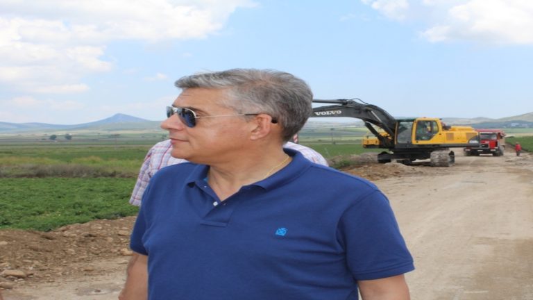 Βελτιώνει την πρόσβαση σε γεωργικές και κτηνοτροφικές εκμεταλλεύσεις στο Παλιούρι η Περιφέρεια