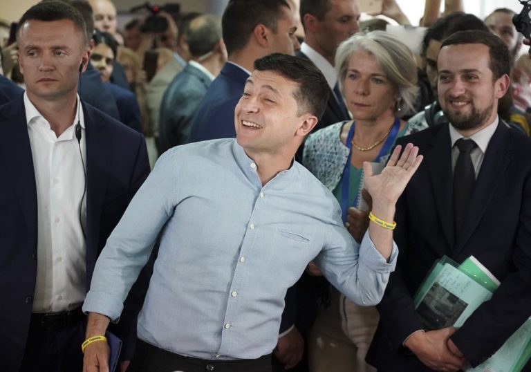 Απόλυτη πλειοψηφία για τον Β.Ζελένσκι στις βουλευτικές εκλογές της Ουκρανίας