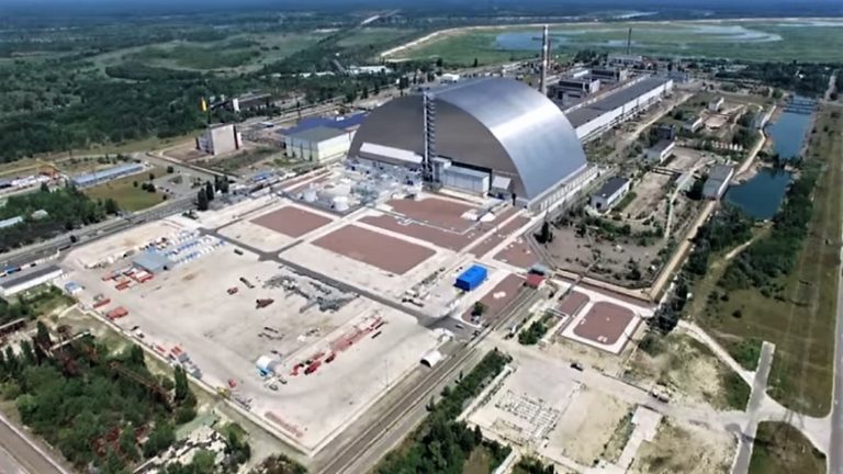 Νέα σαρκοφάγος για τον τέταρτο πυρηνικό αντιδραστήρα του Τσερνόμπιλ (video)