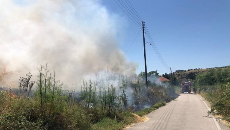 Υπό πλήρη έλεγχο οι φωτιές σε Ασφάκα και Πέραμα
