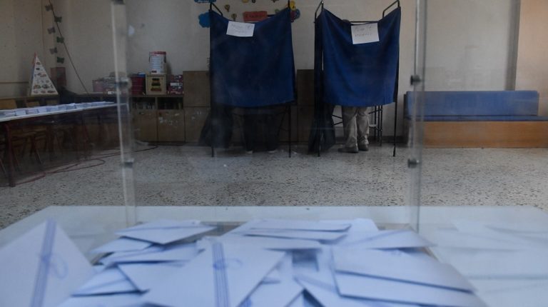Επαναλαμβάνονται την Κυριακή οι εκλογές στο τμήμα στα Εξάρχεια όπου εκλάπη η κάλπη