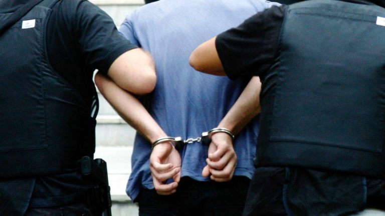 Εξάρχεια: 20 προσαγωγές και 8 συλλήψεις σε νέα επιχείρηση της Δίωξης Ναρκωτικών