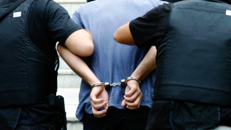 Εξιχνίαση δύο ληστειών