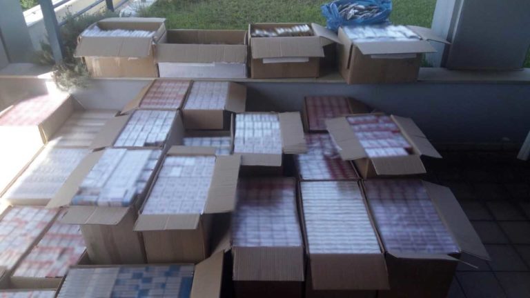 Σύλληψη 57χρονου με 12.000 αφορολόγητα πακέτα τσιγάρων
