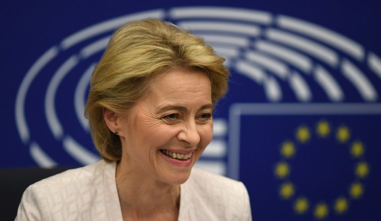 Νέα πρόεδρος της Ευρωπαϊκής Επιτροπής εξελέγη η Ούρσουλα φον ντερ Λάιεν (video)