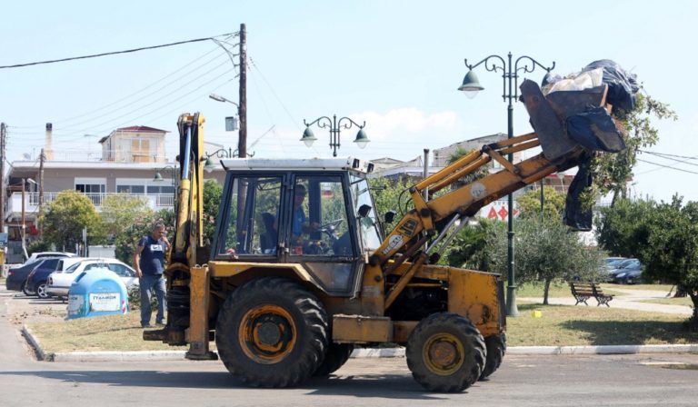 Συνεχίζονται οι εργασίες αποκατάστασης σε σπίτια και επιχειρήσεις στη Χαλκιδική (video)