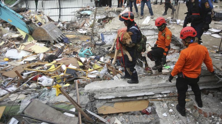 Σεισμός 6,8 βαθμών στην Ινδονησία