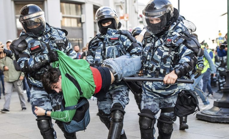 Διαδηλώσεις της αντιπολίτευσης για ελεύθερες εκλογές στη Μόσχα (video)