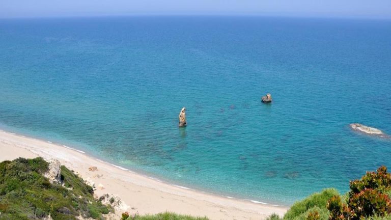 Σύλληψη κατασκηνωτών στην Μελανή για παράνομο camping