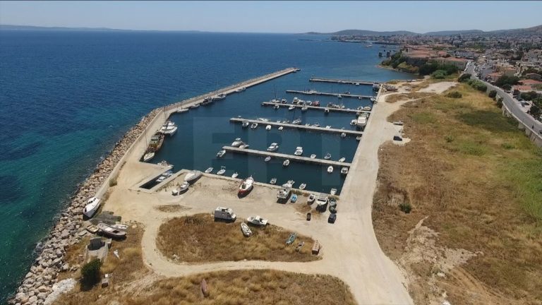 Επεσαν οι υπογραφές για τη μαρίνα Χίου