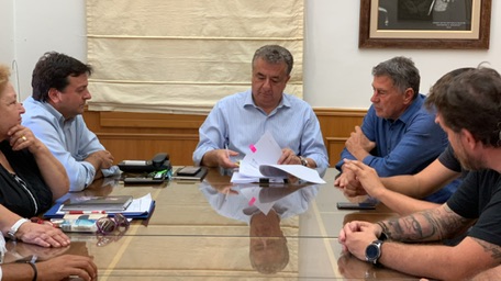 Δημιουργία γηπέδου 5Χ5 στις Πατέλες (video)