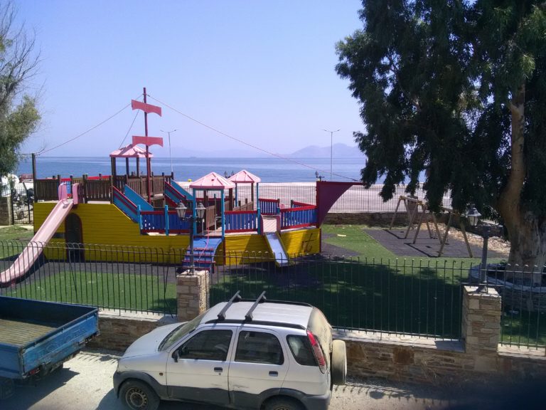 Θετικές εξελίξεις για την αναβάθμιση των παιδικών χαρών Ικαρίας.